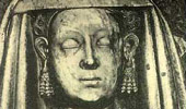 Imagen yaciente del sarcófago de alabastro de Sancha Ximenis